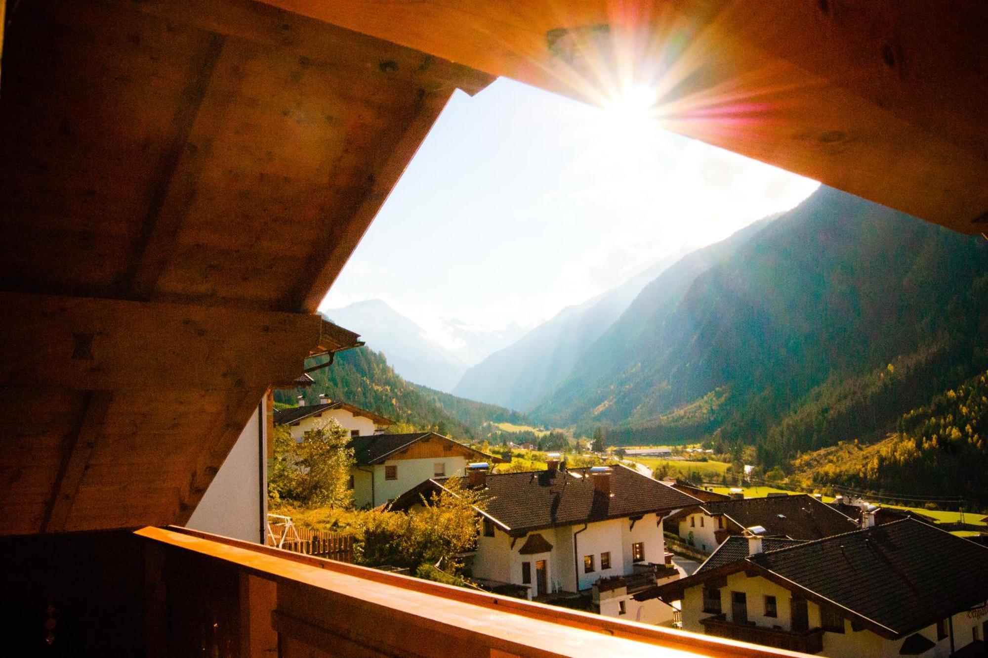 Stubaier Gletscher Xl Apartments Residenz Haus Alpenkoenig Ferienwohnungen Im Alpinen Charme Stubai Super Card Inklusive Neustift im Stubaital Esterno foto