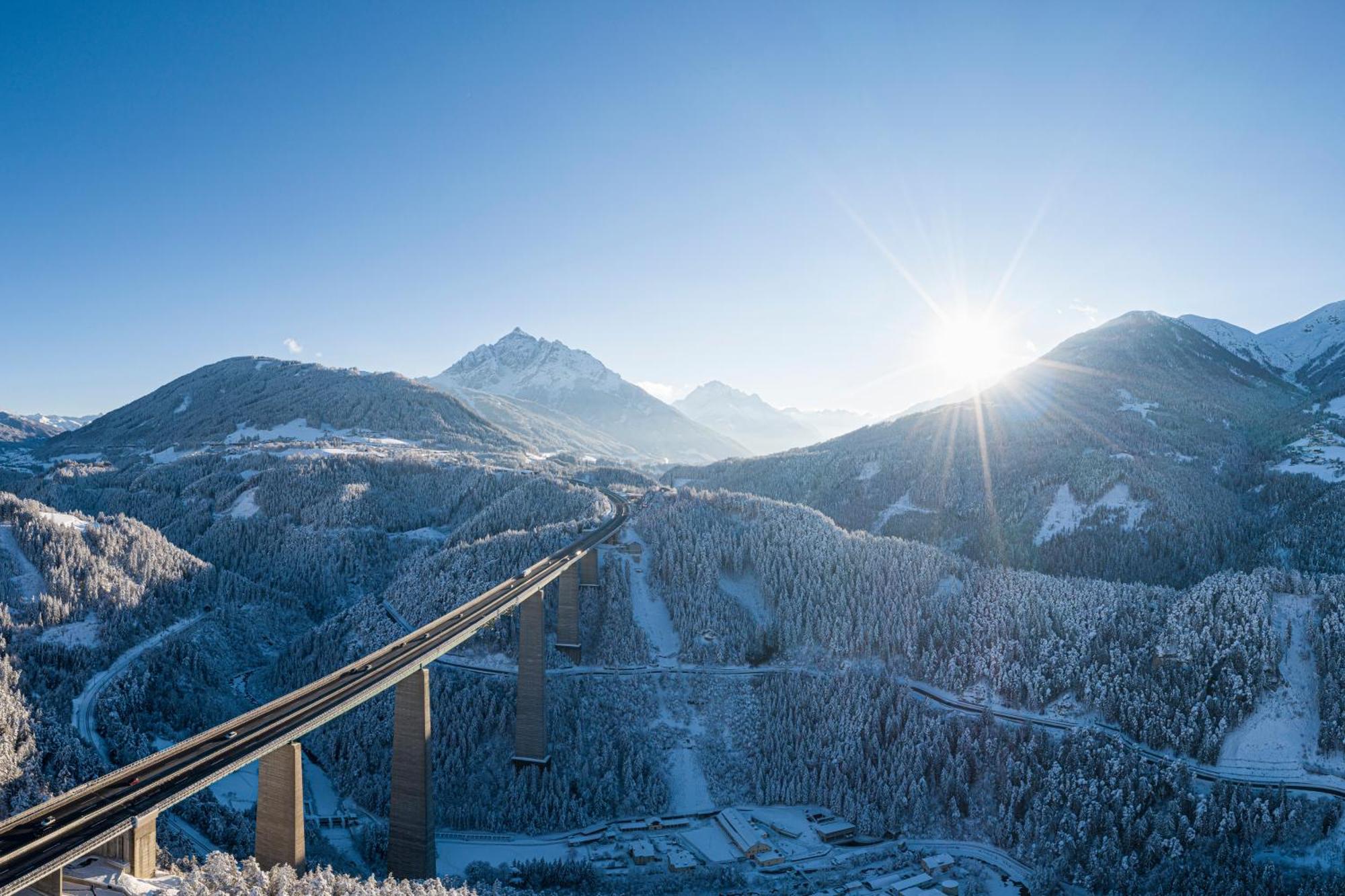 Stubaier Gletscher Xl Apartments Residenz Haus Alpenkoenig Ferienwohnungen Im Alpinen Charme Stubai Super Card Inklusive Neustift im Stubaital Esterno foto