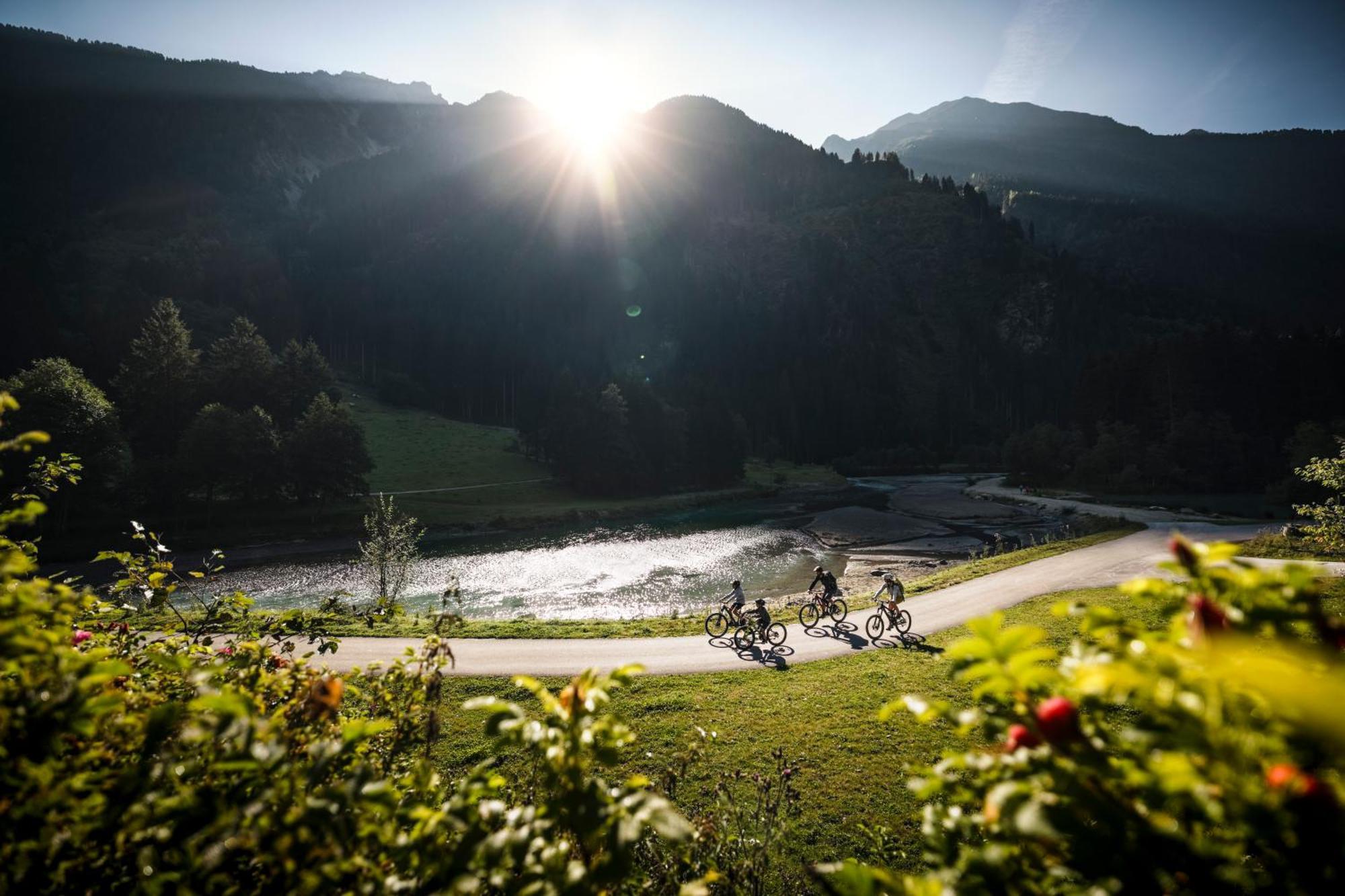 Stubaier Gletscher Xl Apartments Residenz Haus Alpenkoenig Ferienwohnungen Im Alpinen Charme Stubai Super Card Inklusive Neustift im Stubaital Esterno foto
